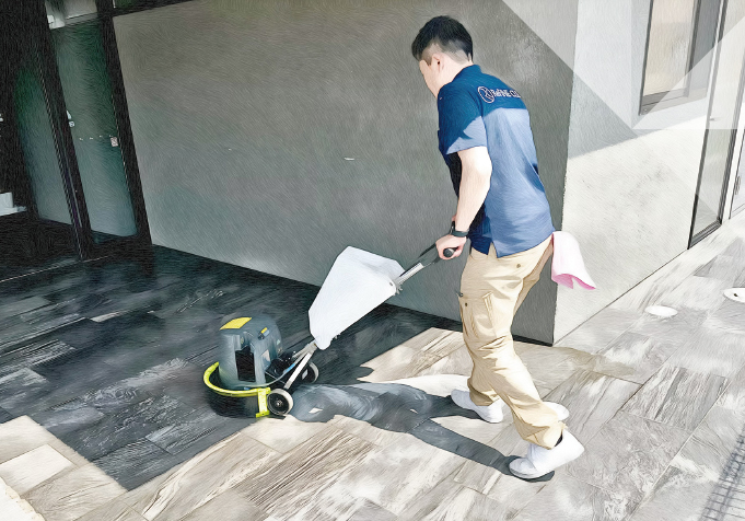 玄関タイルや石材などを汚れきる前に予防清掃・コーティングを行い美観を守る清掃を行う清掃業者